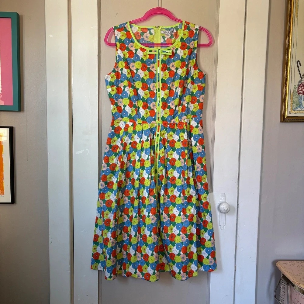 Tatyana Tailor & Twirl Samantha Dress in Floral NWT - Picture 3 of 12